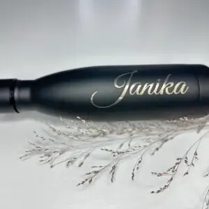 Graveeritud pudel "Must"